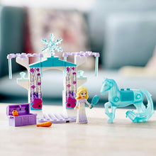 Carica l'immagine nel visualizzatore di Gallery, LEGO DISNEY Elsa e la Stalla di Ghiaccio di Nokk 43209
