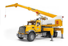Carica l'immagine nel visualizzatore di Gallery, BRUDER MACK Granite camion con gru Liebherr 02818
