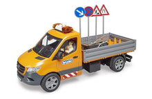 Carica l'immagine nel visualizzatore di Gallery, MB Sprinter Lavori Stradali con Personaggio e Accessori BRUDER 02677
