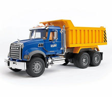 Carica l'immagine nel visualizzatore di Gallery, MACK Granite camion ribaltabile BRUDER 02815
