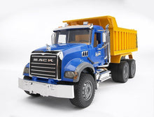 Carica l'immagine nel visualizzatore di Gallery, MACK Granite camion ribaltabile BRUDER 02815
