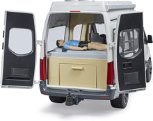 Carica l'immagine nel visualizzatore di Gallery, BRUDER MB Sprinter camper con personaggio 02672
