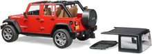 Carica l'immagine nel visualizzatore di Gallery, BRUDER JEEP Wrangler Unlimited Rubicon 02525
