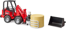 Carica l'immagine nel visualizzatore di Gallery, BRUDER Schaffer Movimento Terra 2034 con accessori e balla fieno 02192
