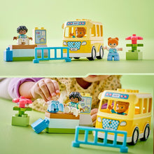 Carica l'immagine nel visualizzatore di Gallery, LEGO DUPLO Lo scuolabus 10988
