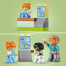 Carica l'immagine nel visualizzatore di Gallery, LEGO DUPLO Lo scuolabus 10988
