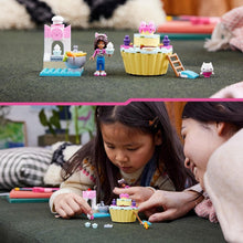 Carica l&#39;immagine nel visualizzatore di Gallery, LEGO GABBY&#39;S DOLLHOUSE Divertimento in cucina con Dolcetto 10785
