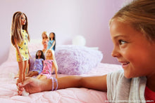 Carica l'immagine nel visualizzatore di Gallery, BARBIE TRENDY - MATTEL FJF14
