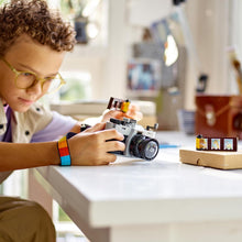 Carica l'immagine nel visualizzatore di Gallery, LEGO CREATOR Fotocamera retrò 31147
