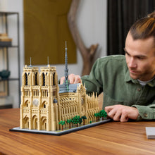 Carica l&#39;immagine nel visualizzatore di Gallery, LEGO ARCHITECTURE Notre-Dame de Paris 21061

