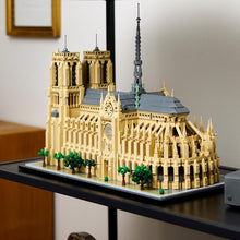 Carica l&#39;immagine nel visualizzatore di Gallery, LEGO ARCHITECTURE Notre-Dame de Paris 21061
