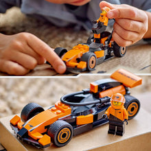 Carica l&#39;immagine nel visualizzatore di Gallery, LEGO CITY Pilota e monoposto McLaren F1 60442
