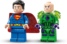 Carica l'immagine nel visualizzatore di Gallery, LEGO DC Mech di Superman contro Lex Luthor 76302
