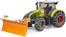 Carica l&#39;immagine nel visualizzatore di Gallery, BRUDER Trattore Claas Axion 950 con catene e spalaneve 03018
