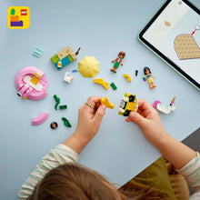 Carica l'immagine nel visualizzatore di Gallery, LEGO FRIENDS Pool Party con unicorno e fenicottero 42658
