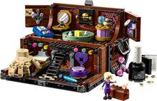 Carica l'immagine nel visualizzatore di Gallery, LEGO WEDNESDAY Appartamento di Mano 76785
