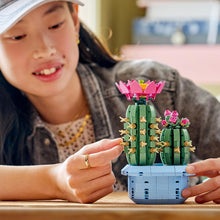 Carica l'immagine nel visualizzatore di Gallery, LEGO BOTANICALS Cactus in fiore 11509
