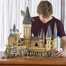 Carica l'immagine nel visualizzatore di Gallery, LEGO HARRY POTTER Il Castello di Hogwarts 71043
