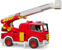 Carica l'immagine nel visualizzatore di Gallery, BRUDER ROADMAX autoscala Pompieri 03472
