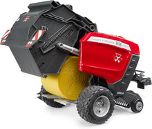 Carica l'immagine nel visualizzatore di Gallery, BRUDER Massey Ferguson pressaballe RB 4180V 02039
