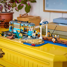 Carica l'immagine nel visualizzatore di Gallery, LEGO CITY Tram classico della spiaggia 60506
