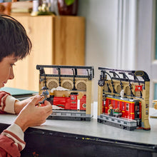 Carica l'immagine nel visualizzatore di Gallery, LEGO HARRY POTTER Book Nook: Espresso per Hogwarts 76450
