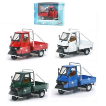 Carica l'immagine nel visualizzatore di Gallery, NEW RAY Ape Piaggio Cross 50 Scala 1:18  68035I
