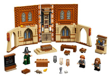 Carica l&#39;immagine nel visualizzatore di Gallery, LEGO HARRY POTTER Lezione di Trasfigurazione a Hogwarts 76382
