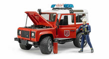 Carica l'immagine nel visualizzatore di Gallery, BRUDER LAND ROVER Defender Station Wagon Pompieri, con pompiere 02596
