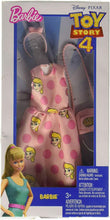 Carica l'immagine nel visualizzatore di Gallery, BARBIE Set Vestiti: Toy Story 4 Abito Con Borsetta FXK78 MATTEL
