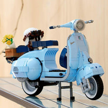 Carica l&#39;immagine nel visualizzatore di Gallery, LEGO EXPERT Vespa 125 10298
