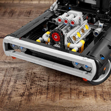Carica l'immagine nel visualizzatore di Gallery, LEGO TECHNIC Fast &amp; Furious Dom's Dodge Charger 42111

