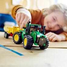 Carica l&#39;immagine nel visualizzatore di Gallery, LEGO TECHNIC John Deere 9620R 4WD Tractor 42136
