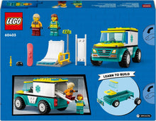 Carica l&#39;immagine nel visualizzatore di Gallery, LEGO CITY Ambulanza di emergenza e snowboarder 60403
